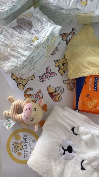 Tarta de pañales temática Winnie the Pooh