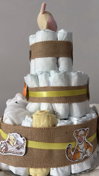 Tarta de pañales temática Winnie the Pooh