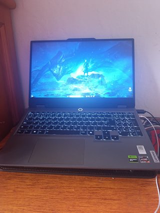 Portátil Gaming Lenovo LOQ