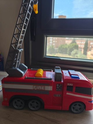 Camiones de basura y bomberos con Spiderman