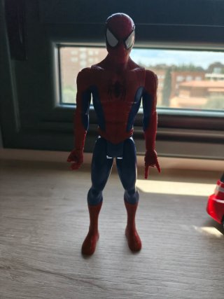 Camiones de basura y bomberos con Spiderman