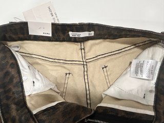 Pantalón animal print Talla s/ 36