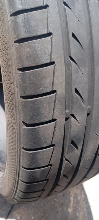 Neumático Dunlop 215/45/18 89W