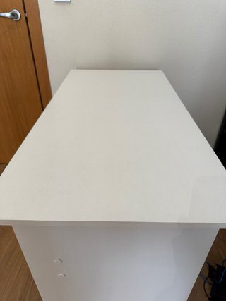 Escritorio básico de conglomerado.