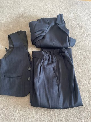 Traje de niño azul talla 2-3 años