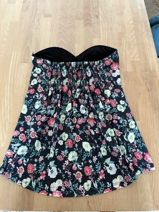 Top bandeau Pull&Bear floral negro talla L