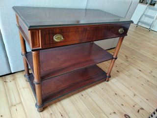 Mesa auxiliar o tv de madera