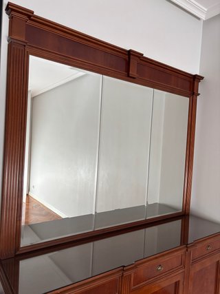 Aparador vintage de madera y cristal