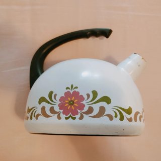 Cafetera Vintage Blanca con Flores