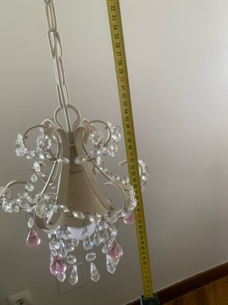 Lámpara techo cristales transparentes y rosas