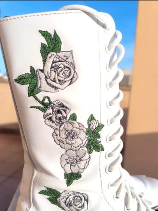 Botas Dr. Martens 14 agujeros blanco bordado n 37