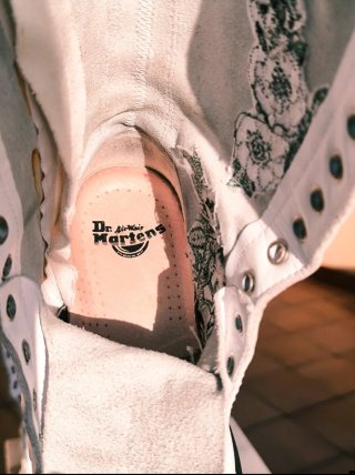 Botas Dr. Martens 14 agujeros blanco bordado n 37