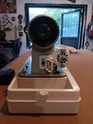 Máquina de coser antigua