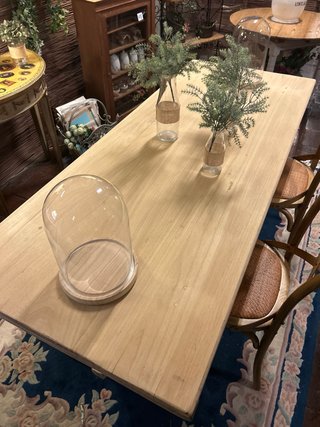 Mesa de comedor antigua