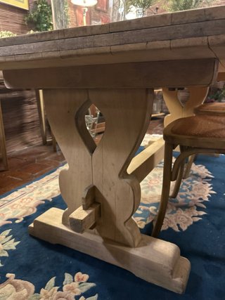 Mesa de comedor antigua