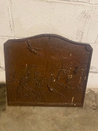 Placca decorativa in ghisa con uccelli 1900