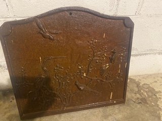 Placca decorativa in ghisa con uccelli 1900