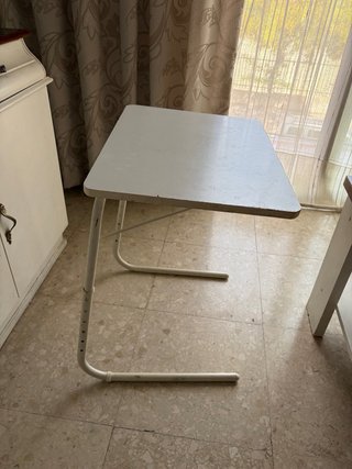 Mesa auxiliar plegable blanca