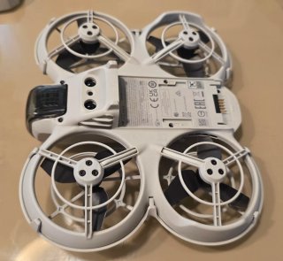 Dji NEO + 4 baterías, cargador y estuche