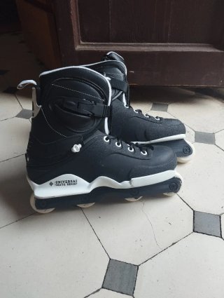 Patines agresivos negros nuevos