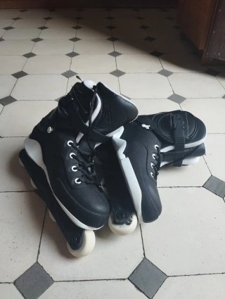 Patines agresivos negros nuevos