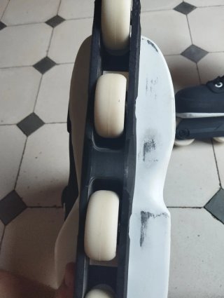 Patines agresivos negros nuevos