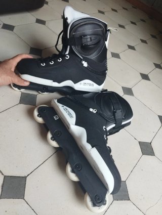 Patines agresivos negros nuevos