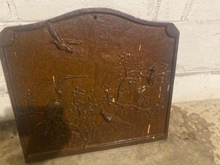 Placca decorativa in ghisa con uccelli