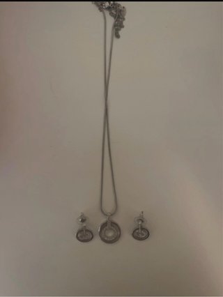 Conjunto Swarovski Pendientes y Colgante