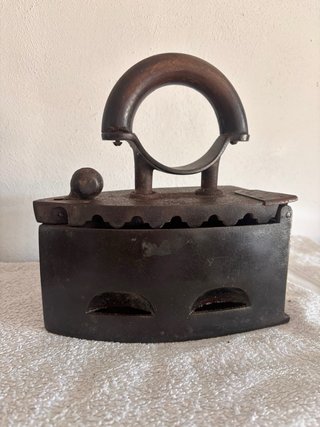 Plancha antigua de carbón