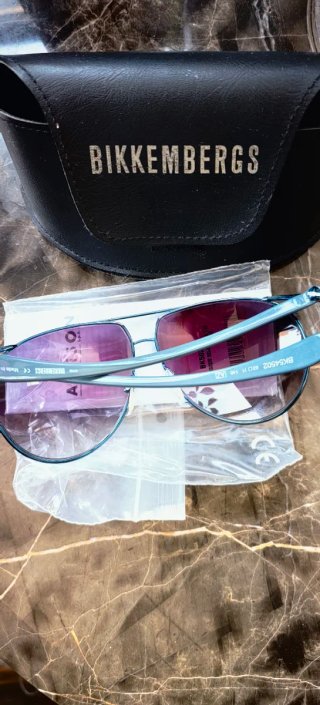 Gafas de sol Bikkembergs negras y moradas