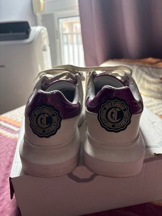 Zapatillas Just Cavalli Blancas y Moradas