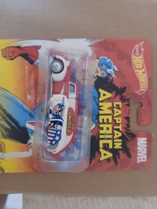 Hot Wheels Capitão América 38 Dodge Airflow