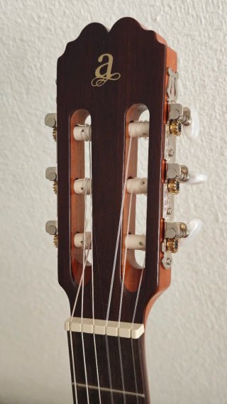Guitarra Admira Española Clásica con funda, model