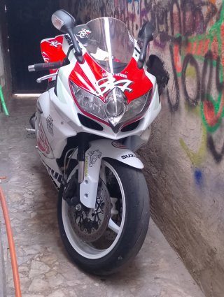 Suzuki GSX-R 750 K9