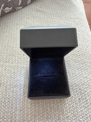 Caja para anillo con luz