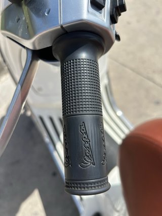 Vespa Primavera 2T Blanca