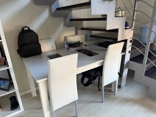 Mesa de comedor moderna