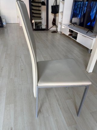 Mesa de comedor moderna