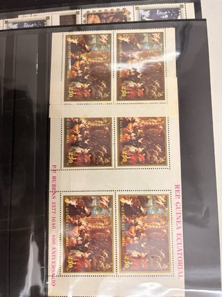 Álbum de sellos de cuero rojo
