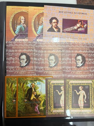Álbum de sellos de cuero rojo