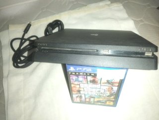PS4 Slim 500GB + GTA V