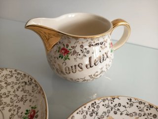Cremera Villeroy Mettlach y 2 platos