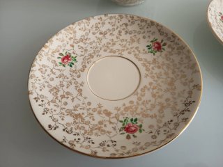 Cremera Villeroy Mettlach y 2 platos
