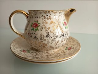 Cremera Villeroy Mettlach y 2 platos