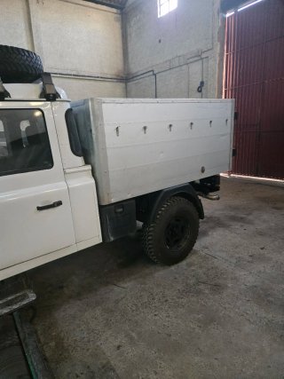 Land Rover Defender 2002