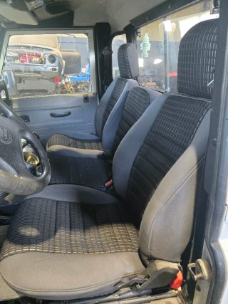 Land Rover Defender 2002