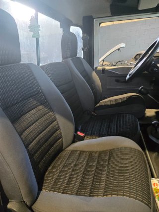 Land Rover Defender 2002