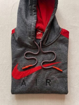 Vendo questa bellissima felpa con cappuccio Nike