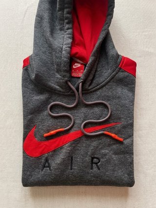 Vendo questa bellissima felpa con cappuccio Nike